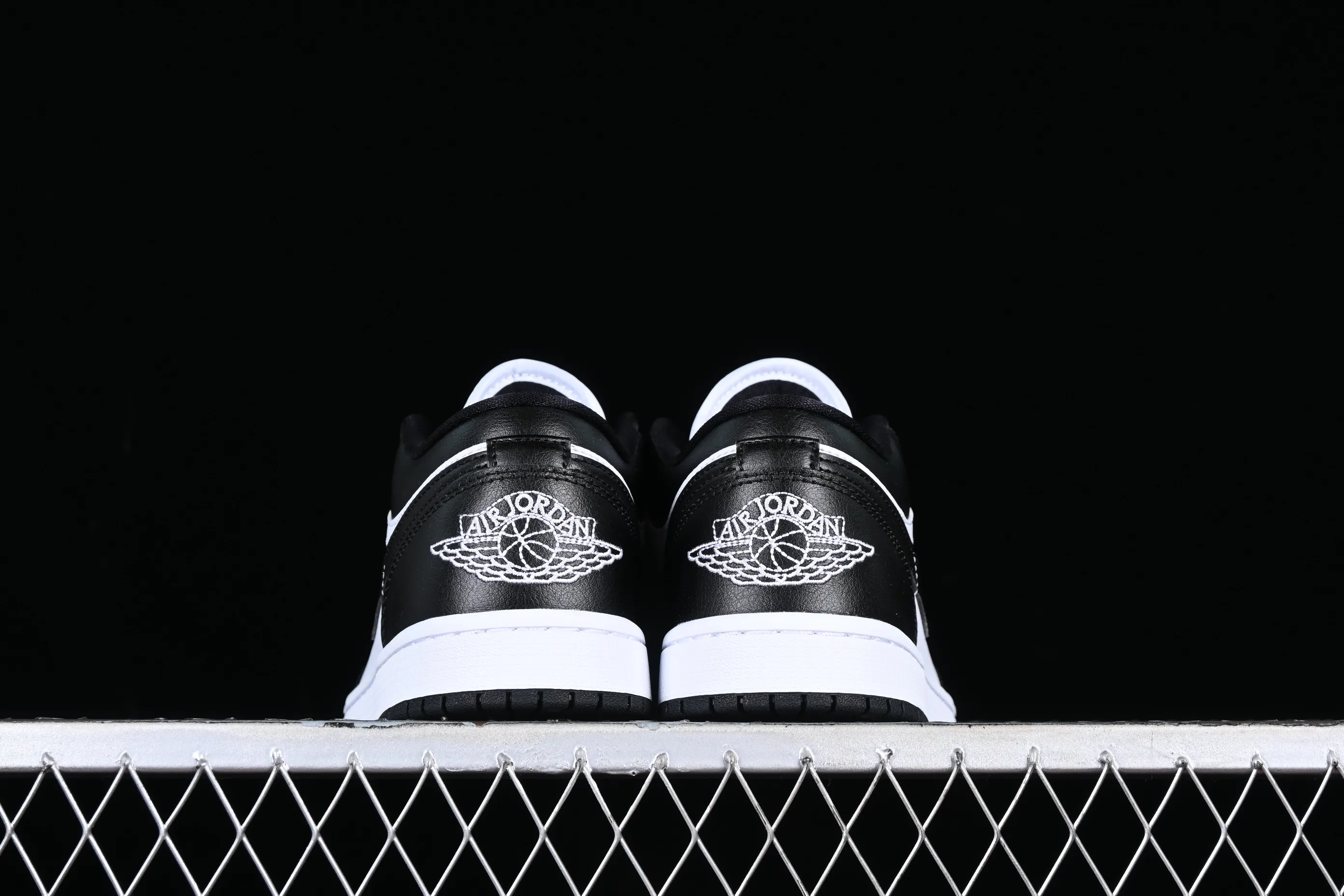 All categories Air Jordan Jordan series basketball shoes Air Jordan 1 Low G version pure original Air Jordan 1 Low "Panda" AJ1 Joe 1 Panda low-top basketball shoes DC0774-101